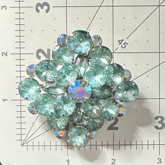 Vintage gold tone aqua blue aurora borealis AB glass rhinestones layered brooch - Picture 9 of 9